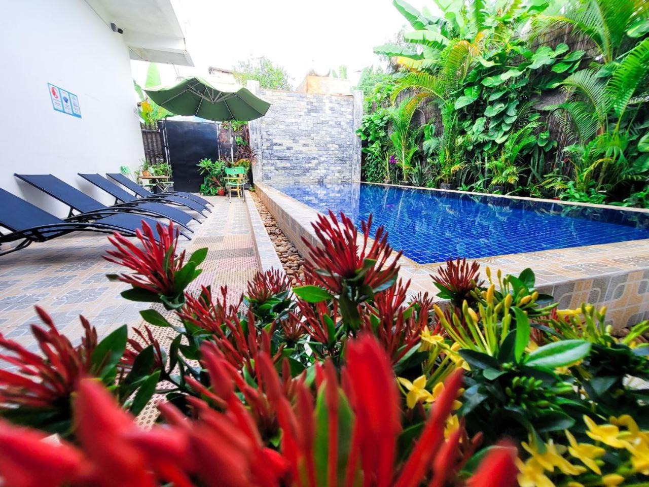 Bed & Bedzzz Hostel Siem Reap Bagian luar foto