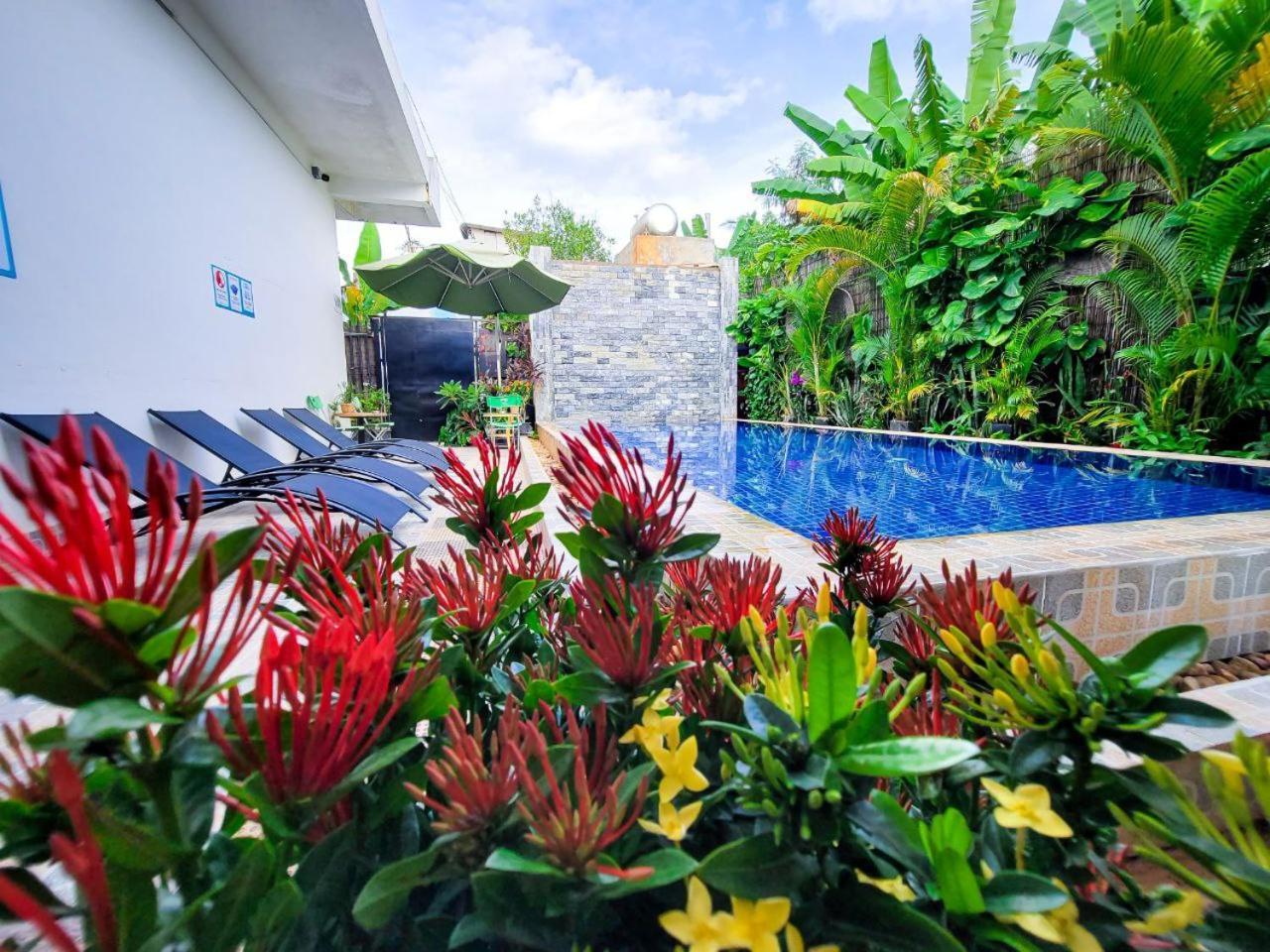 Bed & Bedzzz Hostel Siem Reap Bagian luar foto