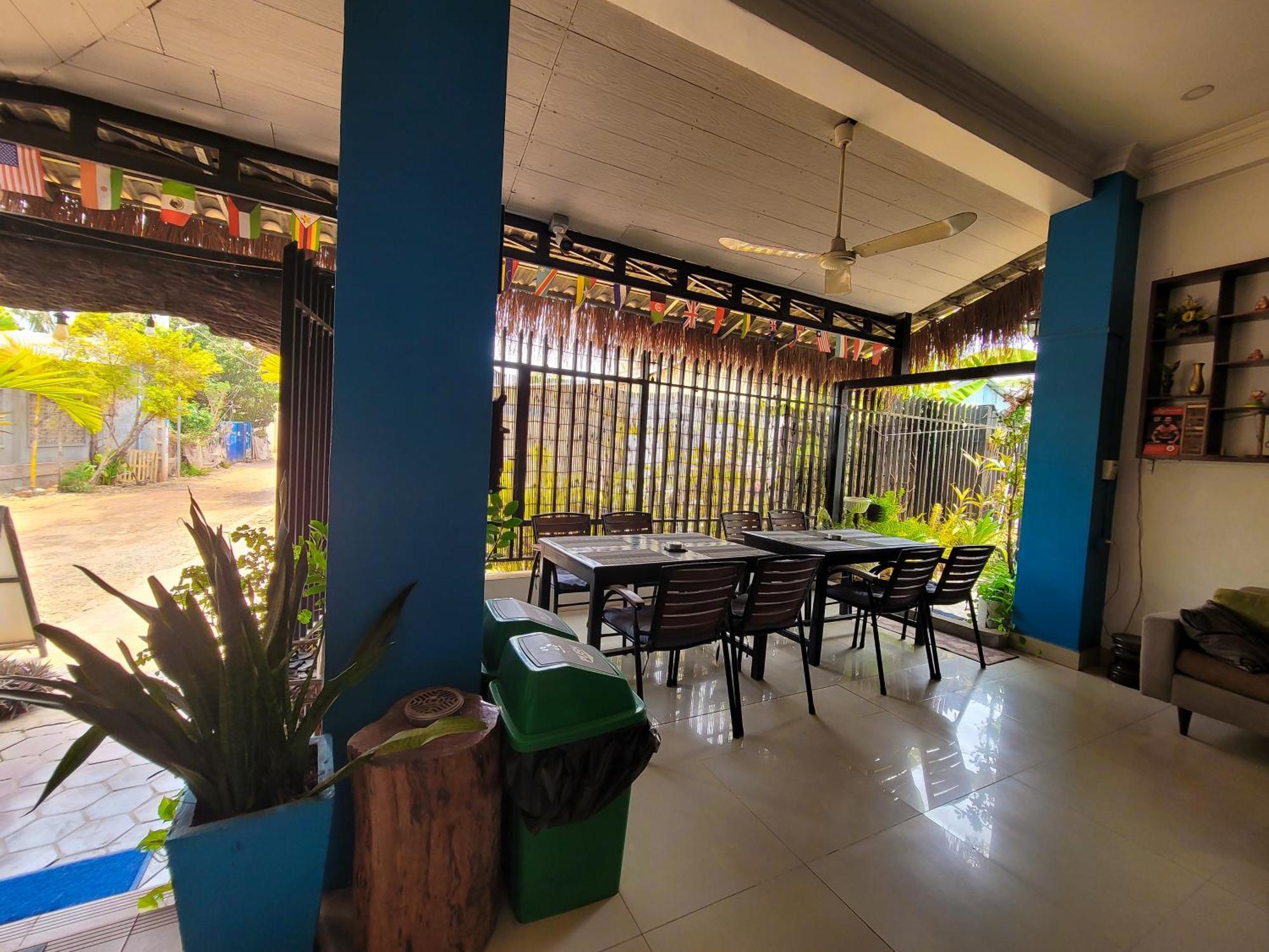 Bed & Bedzzz Hostel Siem Reap Bagian luar foto