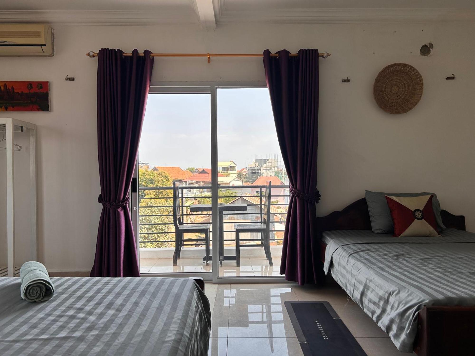 Bed & Bedzzz Hostel Siem Reap Bagian luar foto