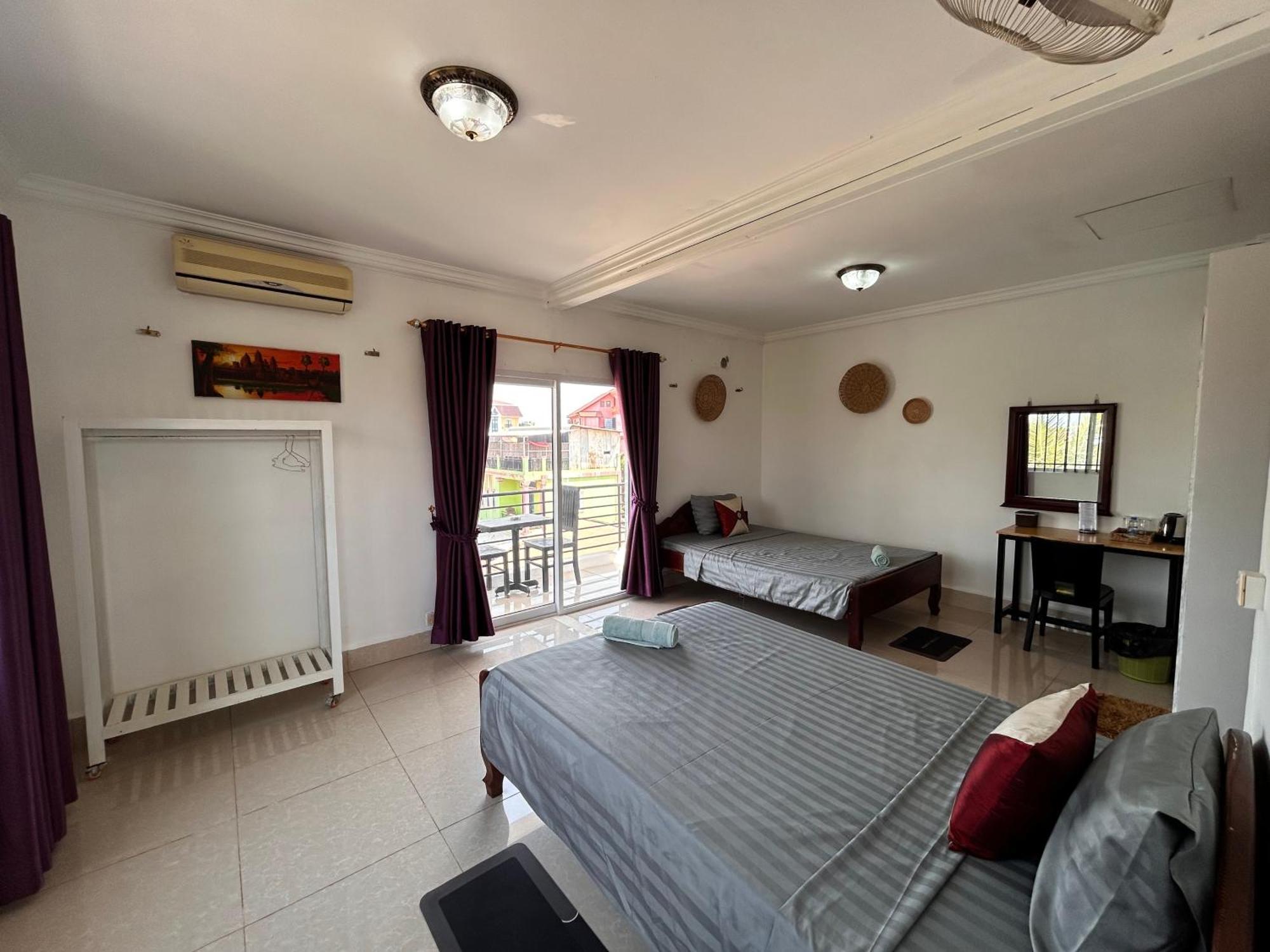Bed & Bedzzz Hostel Siem Reap Bagian luar foto