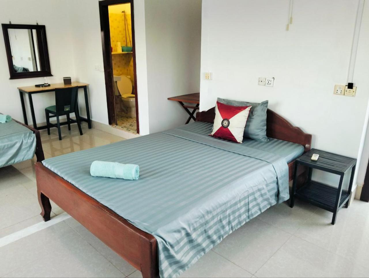 Bed & Bedzzz Hostel Siem Reap Bagian luar foto